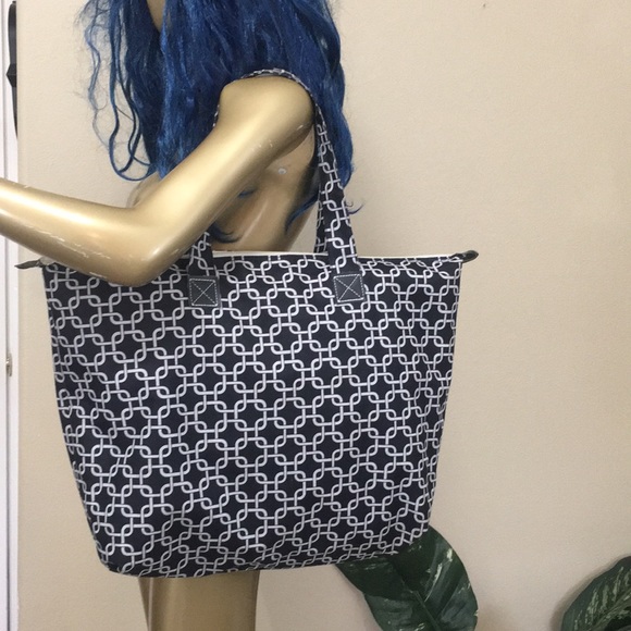 Handbags - 🌸HP 🌸 Extra large overnight tote